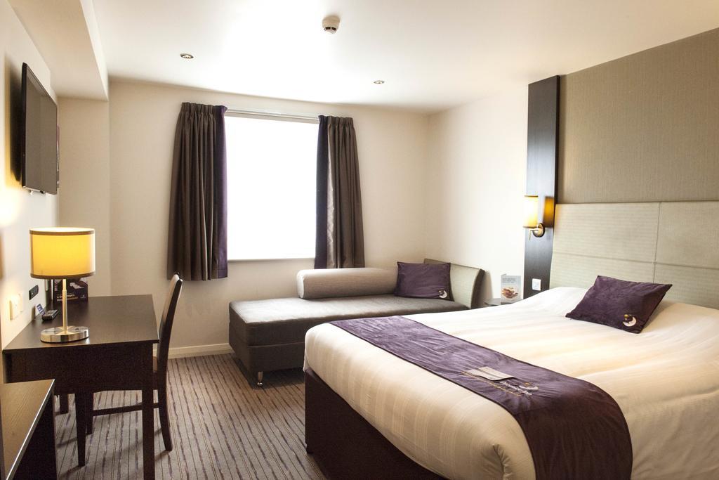 Premier Inn Basildon East Mayne Eksteriør billede