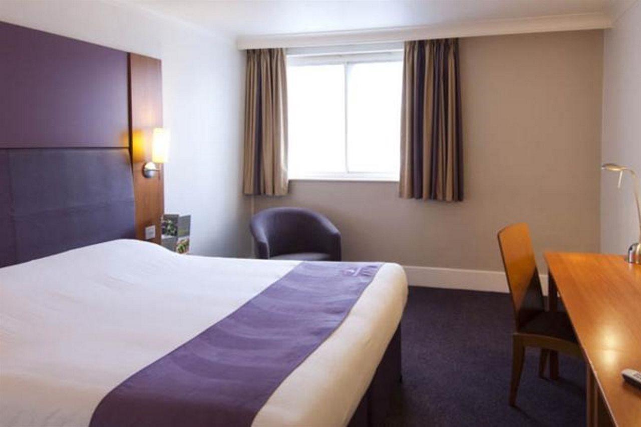 Premier Inn Basildon East Mayne Eksteriør billede